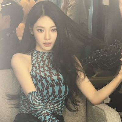 moonettz's profile picture. ｡ 𓇴⪮⋆ angel-lovelette ⍤˖༝
silk-dust blush mixed with tenderlit motes,
daybreak-soft fond bits from rose-dew cub 새벽
⌗ 𔘓·𓍢 love-sprite logbook ˚⋆