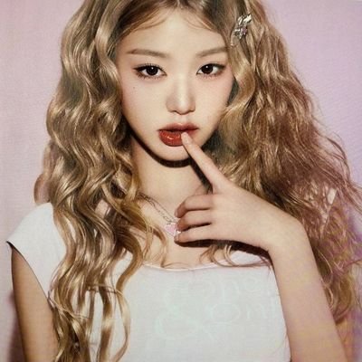 Rui_nyournight's profile picture. ˗ˏˋ safe space ´ˎ˗     ✿ she/her ✿                                                     —biggest multistan !!
