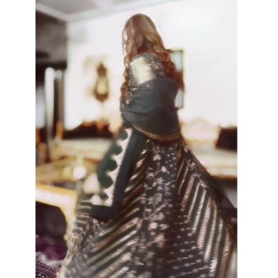 junotions's profile picture. RARA AVIS