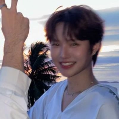 namping_keng's profile picture. Ი𐑼🥕  the governor's wife's admirer
 𝚿•⩊•𝚿 🌻🤍🌷
 || to 150 yrs with knp🥂||