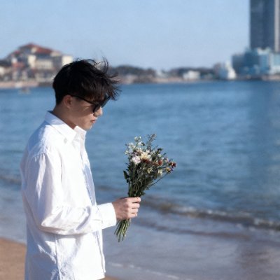 RyrieLc's profile picture. 分享泛互联网 👩‍💻 ｜ 泛科技资讯 💬 |  AI 🤖  |  web 3💰
渴望退休、渴望财务自由 🆓 💸
全栈开发者/开源传教士/独立开发/欢迎互动🤗

✈️ https://t.co/FAPcpOzLAA