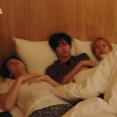 4urwithu's profile picture. dáng vẻ một người phụ nữ hạnh phúc