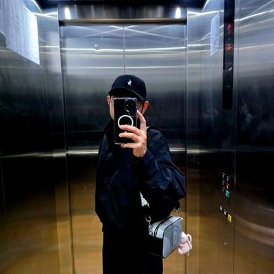 NarSaDisyerto's profile picture. ambivert | 🤍 | single ☘️ | not an Alter | 🎶🎧 | 🦁♌️ | 1️⃣9️⃣8️⃣9️⃣ |🪬✨️𓂀