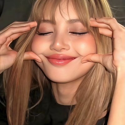 noirwish's profile picture. ༺ ʟɪᴠɪɴɢ ʙᴇᴛᴡᴇᴇɴ ɢᴜɪᴛᴀʀ sᴛʀɪɴɢs ᴀɴᴅ ʙʀᴏᴋᴇɴ ʜᴀʟᴏs ༻