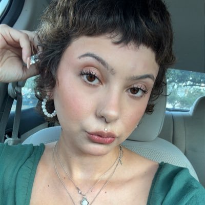 _mellymel8's profile picture. 