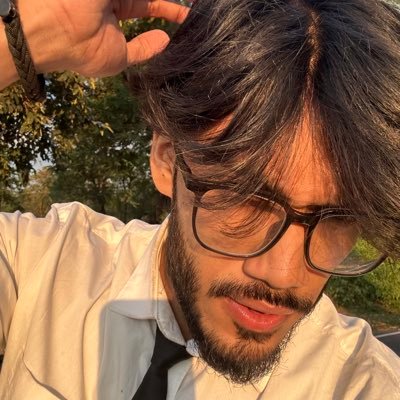 tallestarthoe's profile picture. here coz fomo