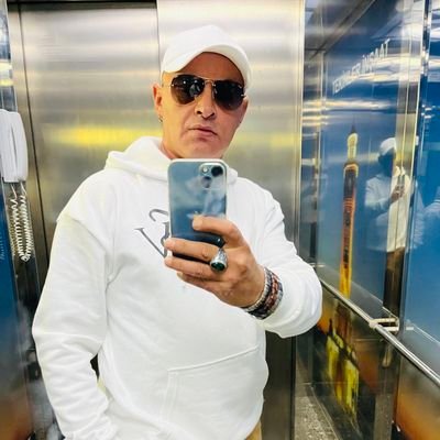 engin_11_'s profile picture. Eeee hadi bakalım oturmaya mı geldik buraya . Eğlenelim biraz