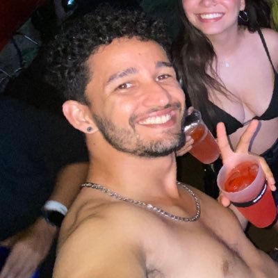 marioandrrade's profile picture. um espetáculo de mau gosto