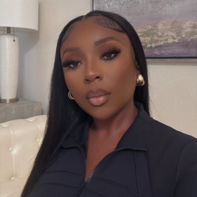 dlathesis's profile picture. 