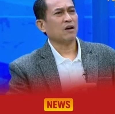 ijazah__palsu's profile picture. Istana baru saja menggelar lakon petruk dadi ratu.