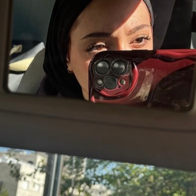 Jana_bh1's profile picture. questionable life decisions