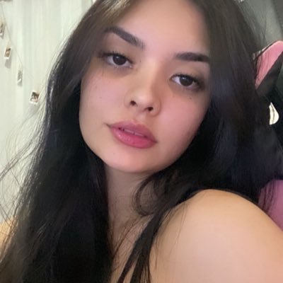 nathallllly's profile picture. ੭* ‧₊°◞♡⋆.*ೃ✧  u really are obsessed, aren’t u ?