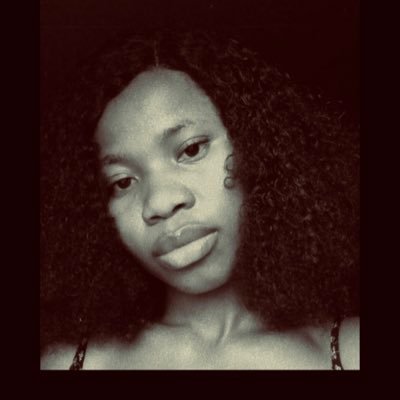 Lady__Hunter's profile picture. Professional Alaga ijoko/ Alaga iduro| Yoruba traditional wedding compere| Tesla Shareholder| Left handed| English teacher|Virtual Assistant|