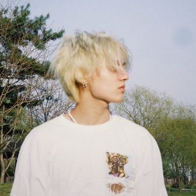 flourmadz's profile picture. 𝐀𝐋𝐓𝐄𝐑𝐍𝐀𝐓𝐈𝐕𝐄 𝐔𝐍𝐈𝐕𝐄𝐑𝐒𝐄 in progress ✨ | New writer heree!!
find me on TikTok with the same username: @flourmadz