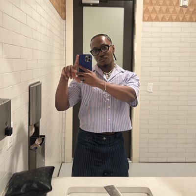 Creolepisces_'s profile picture. 