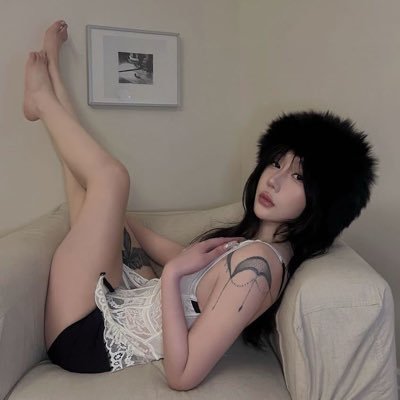 hiyra77's profile picture. 