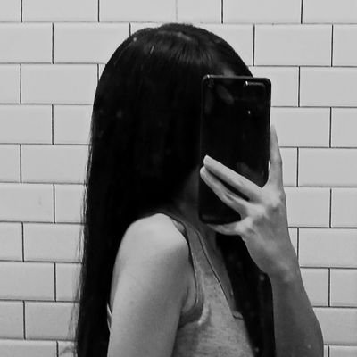 dihasut's profile picture. 21 | short 'n sweet. your suspiciously young looking girl.