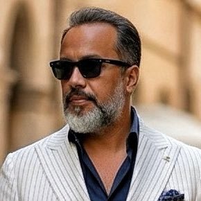 abus3oud's profile picture. @DigitalBenefit Founder of ، كاتب رأي ومدون رقمي مهتم بالتقنية ، يوتيوبر،ساخر أحياناً، ،عاشق للقهوة ،عضو جمعية إعلاميون @ealameuon