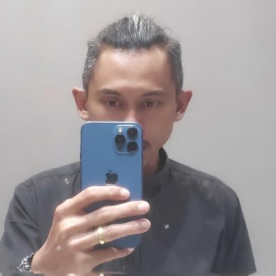 fathulumam982's profile picture. Trader.