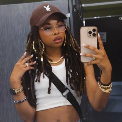 AndrettiiBadu's profile picture. Psalm 91 | Mother of 2 | Freelance Independent A&R | Vinyl Collector | Playlist Curator | Sucka for Samples | Music Enthusiast | Cozy Gamer | #JetLife 🤙🏽 💙🍊