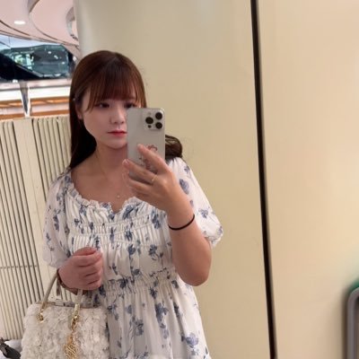 dy61083's profile picture. ぽっちゃり女子の日記垢つくってみました（⸝⸝･🐽･⸝⸝）25歳。明るい子になれるようにがんばる。DMあまり返せません。https://t.co/e3FxU2wzya