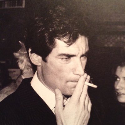 umeronpercs's profile picture. thinking.