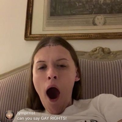 mariewintxr's profile picture. hey baby @avmeliaeve