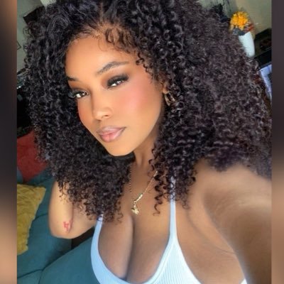 lazzz_o's profile picture. 