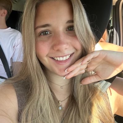 ju_ktls's profile picture. can I stay on the phone with you at least