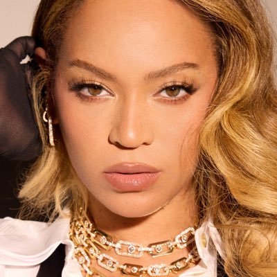 Damilola_Celia's profile picture. 🐝🐝🐝🐝🐝