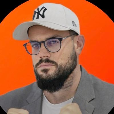 IsraelGuerrero_'s profile picture. Empresario y negociador estratégico. Fundador de The Deal Code y Cracks Factory.