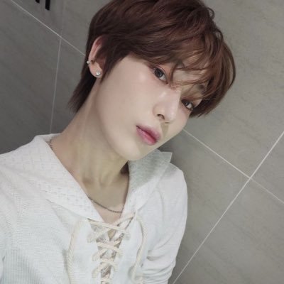 ddeonwx's profile picture. 𝐈𝐋𝐋𝐔𝐒𝐎𝐈𝐑𝐄 / The gleam of sparkling eyes captivates the heart, Kim Sunoo.