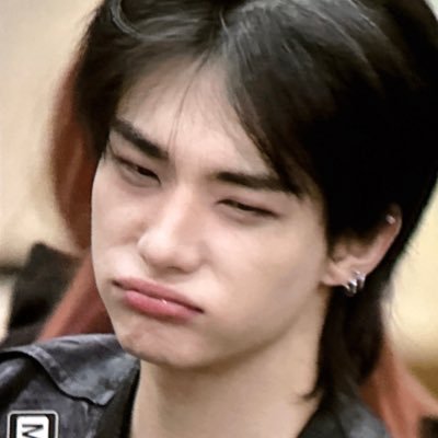 rendelioncourt's profile picture. i'll idealize, and realize, that it's no sacrifice because the price is paid, and there's nothing left to grieve