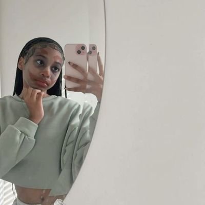 Hell24118's profile picture. I tweet, therefore I am 🫣 for a playmate & links ⬇️