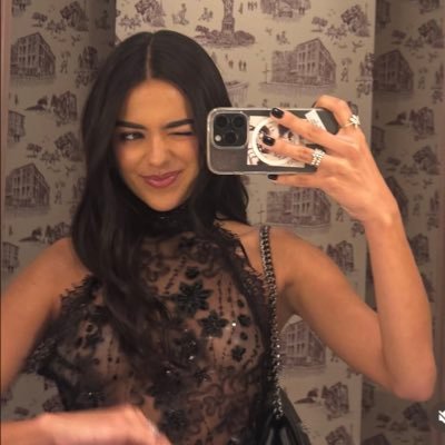 iheartaylivia's profile picture. waiting for maia reficco debut album