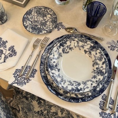 Aima_lohi__'s profile picture. Writer 🖊 Pharmacist in training 💊 💊