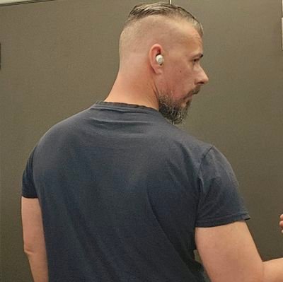 panos_epi's profile picture. Είμαι ο Πάνος και ειμαι τσοπάνος.  
Απόφοιτος νηπιαγωγείου με PhD.
Μουντζωνω δια βίου την @moumoiazei