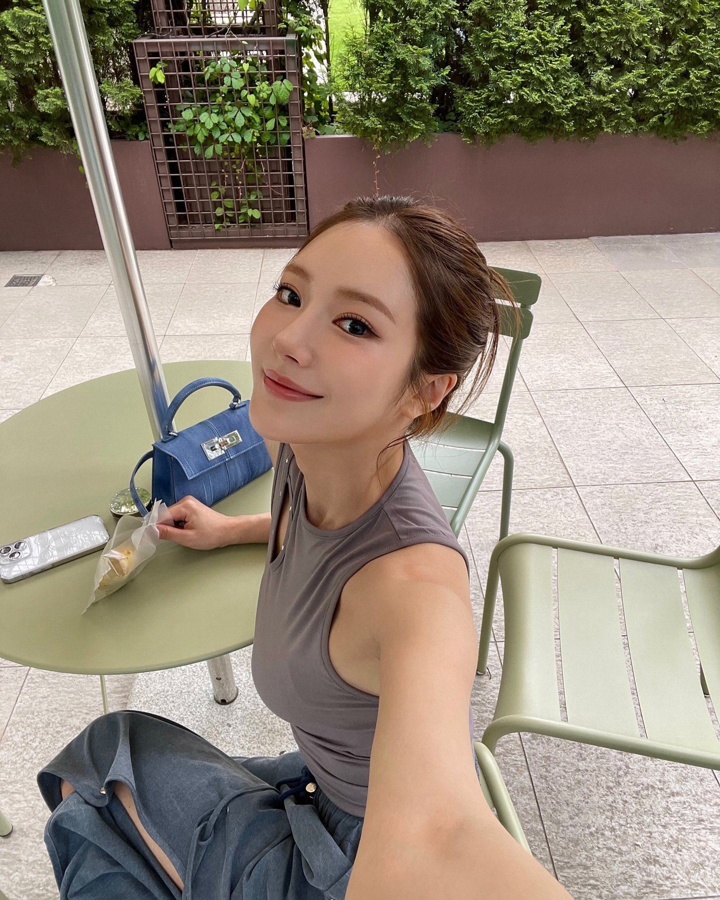 Dadal217052's profile picture. 