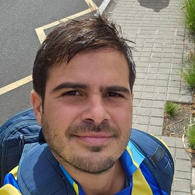 carlosmoreno_ch's profile picture. Periodista por la UCM. Experiencia en Social Media, prensa escrita, radio y TV. Redactor de @ser_laspalmas.