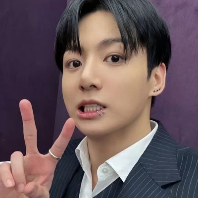 wzanscjk's profile picture. #정국 & #현진 | 𝚌𝚘𝚕𝚕𝚎𝚌𝚝𝚘𝚛 ✮