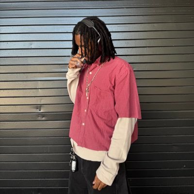 trijino's profile picture. MD | 23