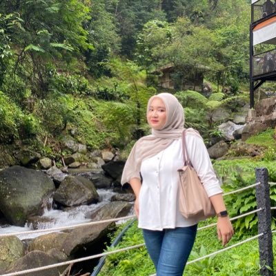 yourdelhihih's profile picture. Kalau hilang, cari di toko es krim terdekat yaa😋