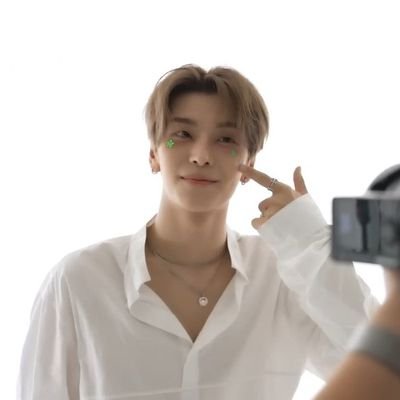 serepearls's profile picture. He Xinlong biased♡  Ọṭ8 of ALPHA DRIVE ONE.
kadang hype junmin juga👐
Junlong😍😘🥰