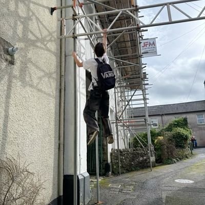 vampfelloff's profile picture. nerd