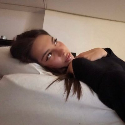 _iihahs_'s profile picture. nigaah tere utthe ayi hattiyar chhot gaye