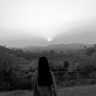 haniyaaaa123's profile picture. whatever is too much is a loss.