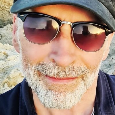 mad_planets's profile picture. 