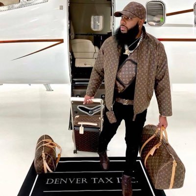 Johnssmithrcie's profile picture. 