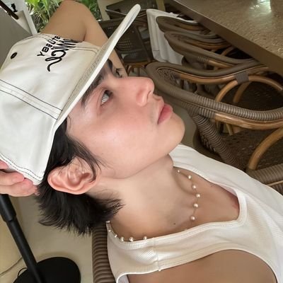 von086y's profile picture. 