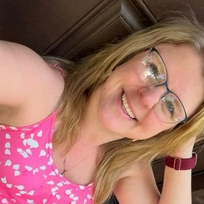 vietbunny017's profile picture. 